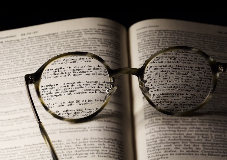 本と眼鏡